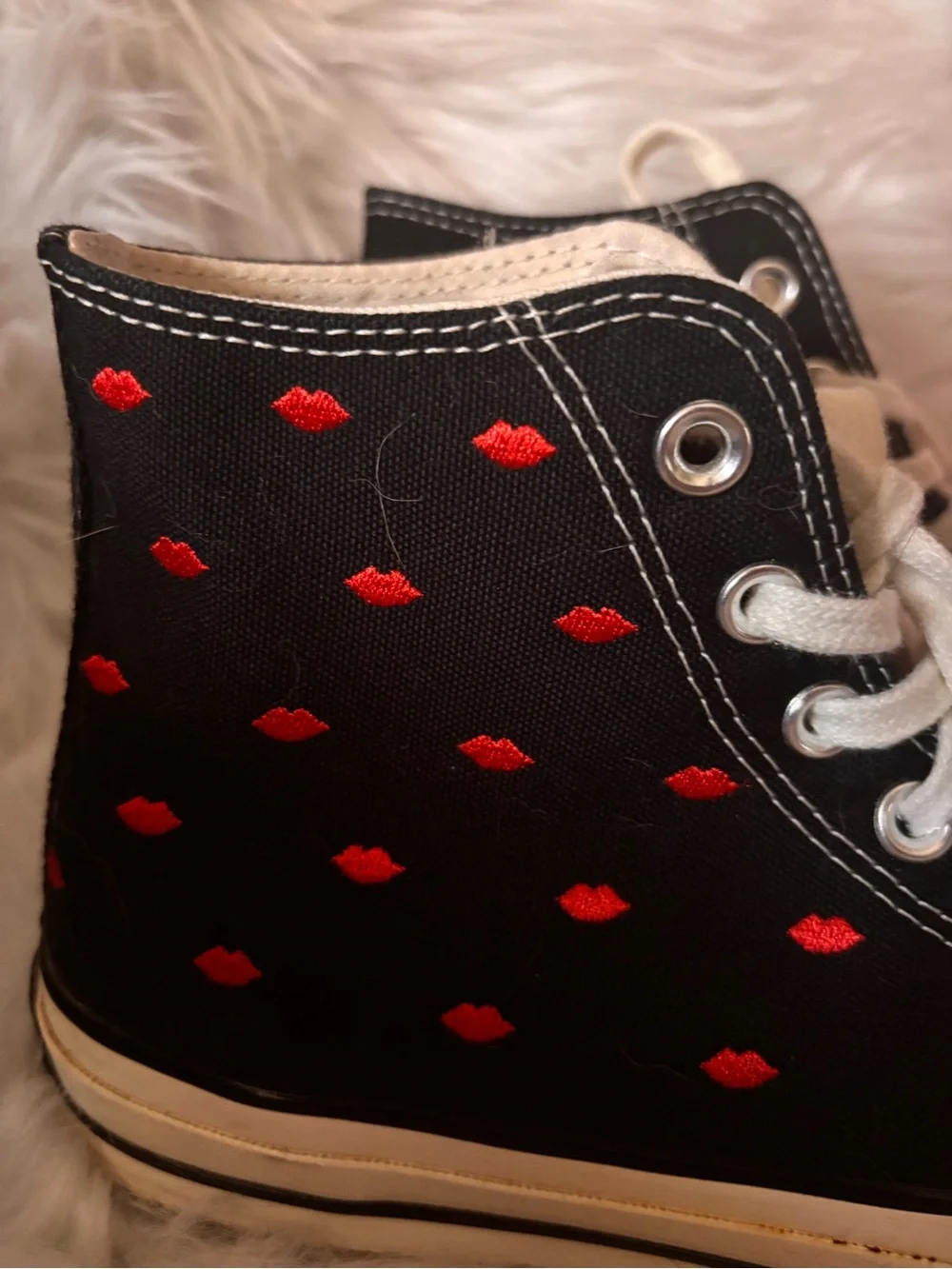 Converse Lips Pattern Women’s Hightops